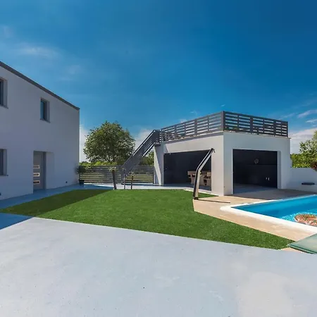 Barbella Villa *